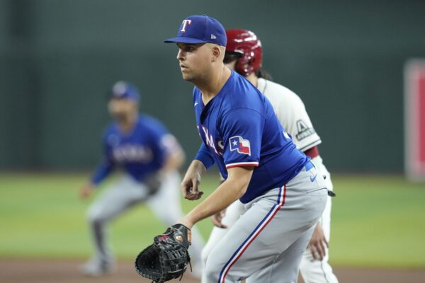 Nationals ship lefty reliever Garcia to Rangers for first baseman Lowe