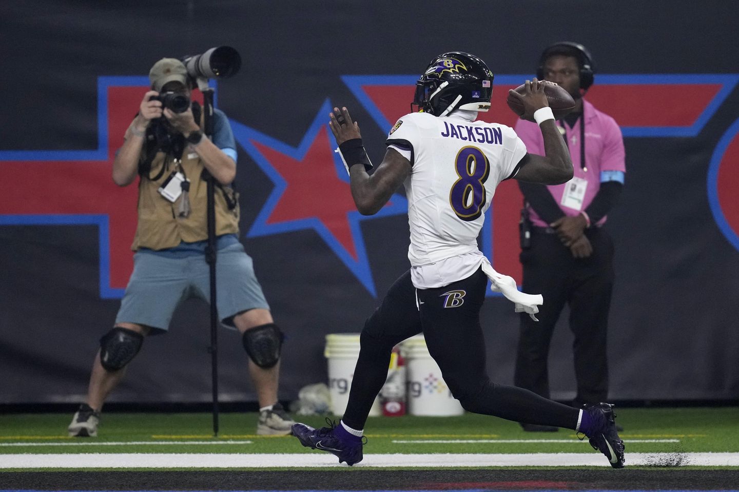 Jackson breaks NFL quarterback rushing record, accounts for 3 TDs as Ravens rout Texans Jackson breaks NFL quarterback rushing record, accounts for 3 TDs as Ravens rout Texans