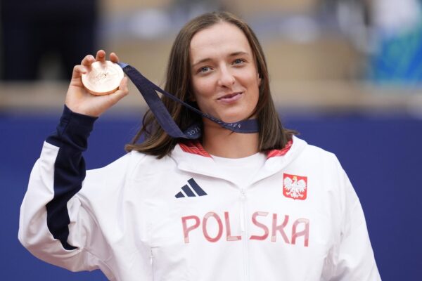 Why did Iga Swiatek get a one-month doping ban? What did she test positive for?