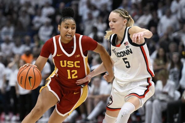 USC up to No. 4 in women's Top 25 after win over UConn