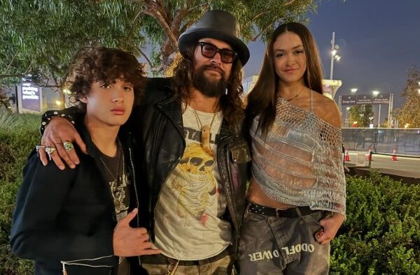 JASON MOMOA TAKES SON AND DAUGHTER TO THEIR FIRST METALLICA CONCERT