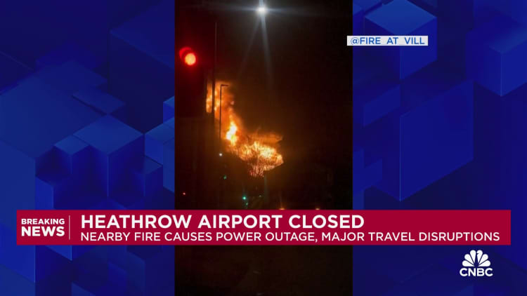 Heathrow Airport closes Friday after fire causes power outage