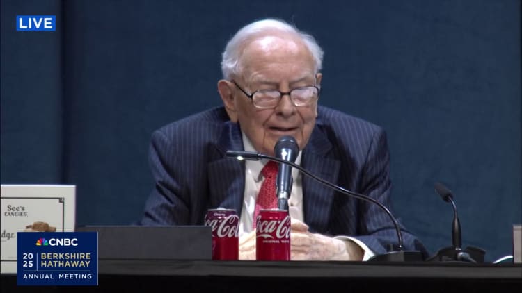 Berkshire’s Warren Buffett to retire, asks board to replace him with Greg Abel Berkshire’s Warren Buffett to retire, asks board to replace him with Greg Abel