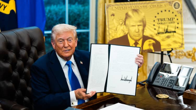 How Trump H-1B visa fee is changing job market for skilled workers How Trump H-1B visa fee is changing job market for skilled workers
