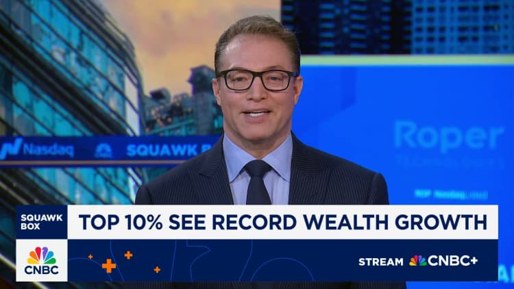 The wealth of the top 1% reaches a record  trillion