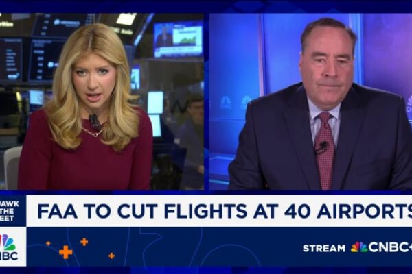 Here’s what travelers need to know about FAA airport flight reductions